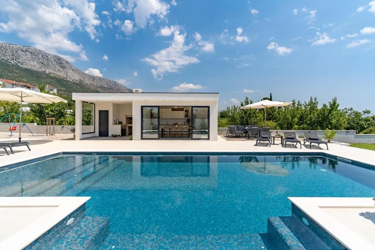 Villa Marisa With 51Sqm Pool, 5 Bedrooms, Gym Kaštela