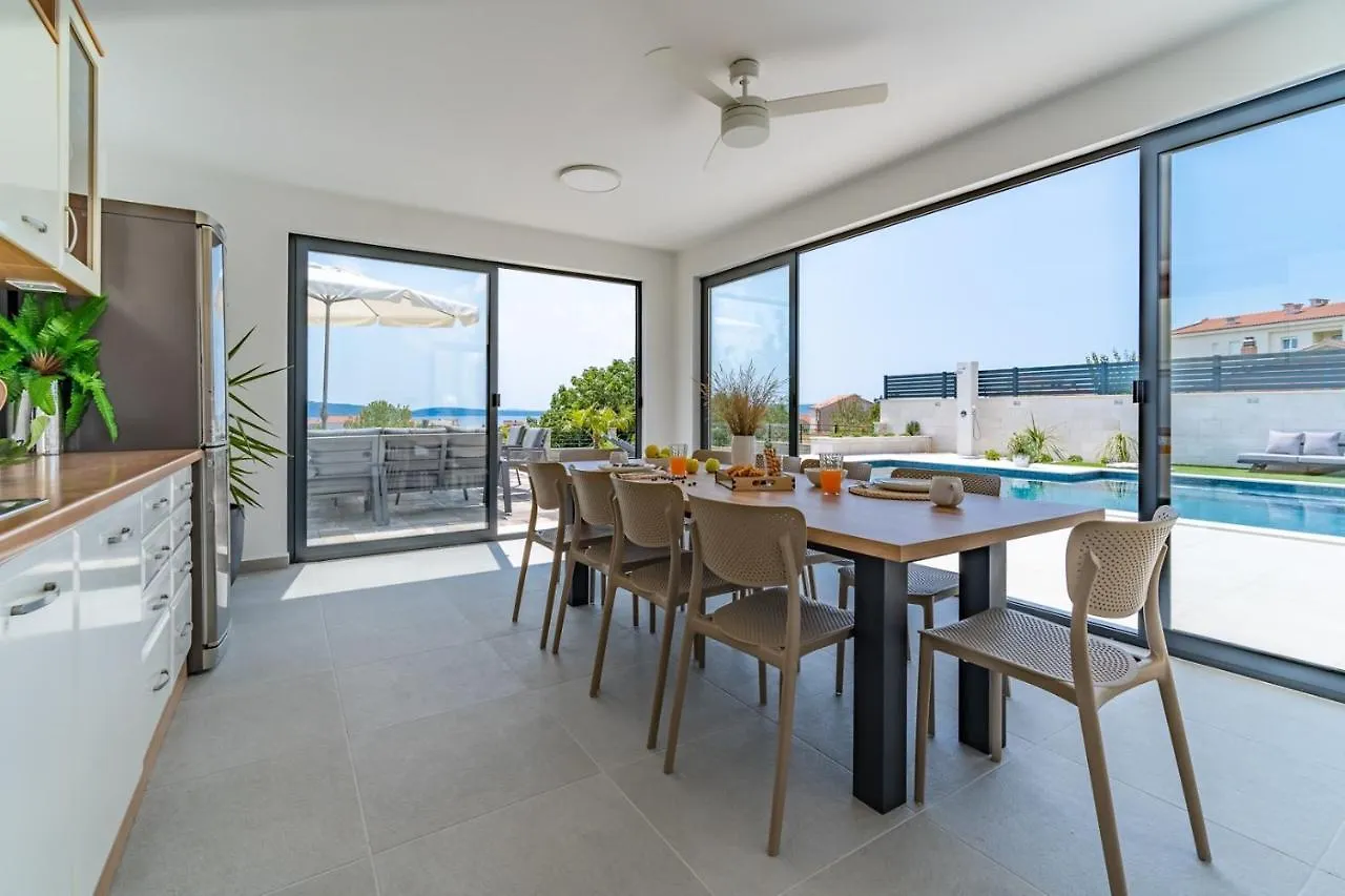 Villa Marisa With 51Sqm Pool, 5 Bedrooms, Gym Kastela Croatia