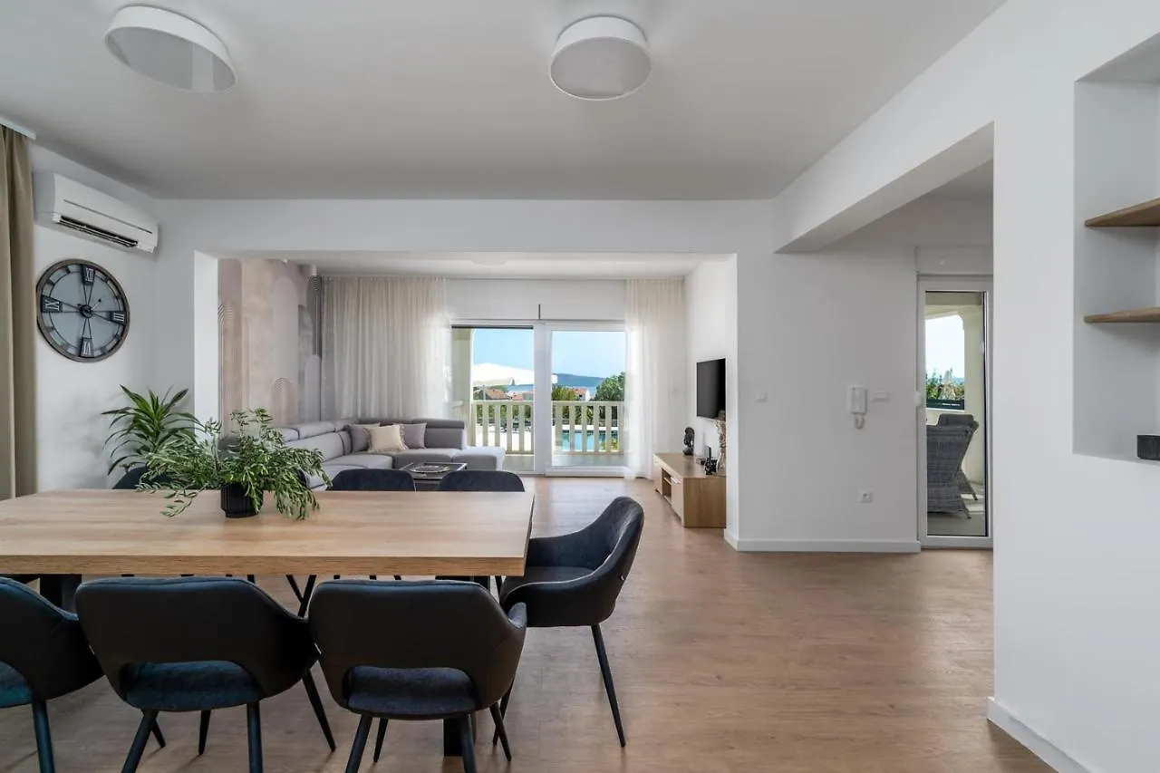 Villa Marisa With 51Sqm Pool, 5 Bedrooms, Gym Kastela