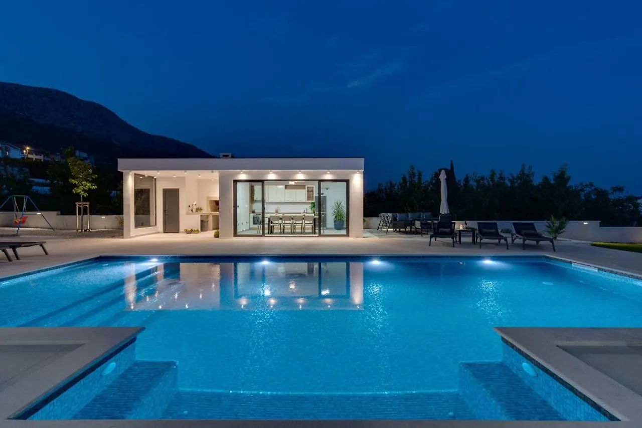 Villa Marisa With 51Sqm Pool, 5 Bedrooms, Gym Kastela 0*,  Croatia