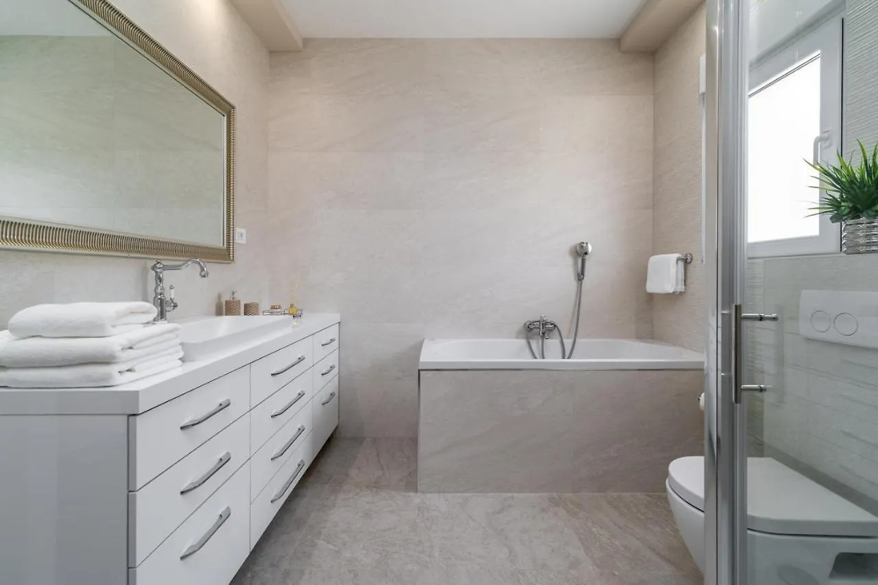 Villa Marisa With 51Sqm Pool, 5 Bedrooms, Gym Kastela