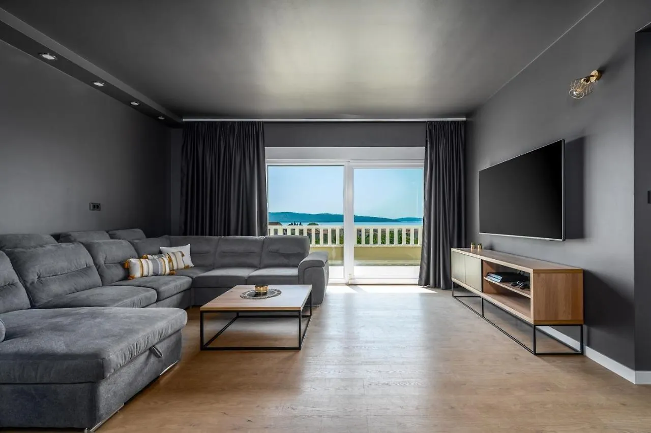 Villa Marisa With 51Sqm Pool, 5 Bedrooms, Gym Kastela