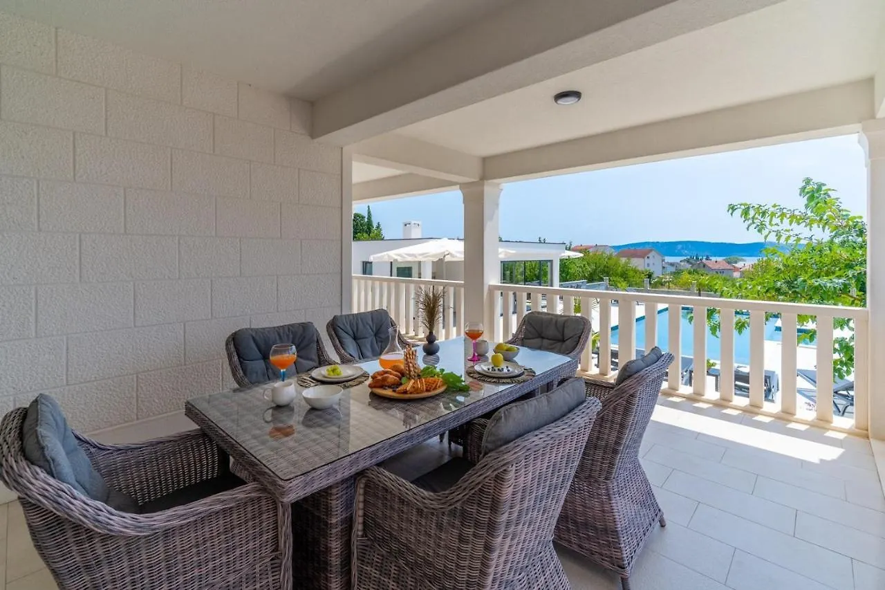 Villa Marisa With 51Sqm Pool, 5 Bedrooms, Gym Kastela