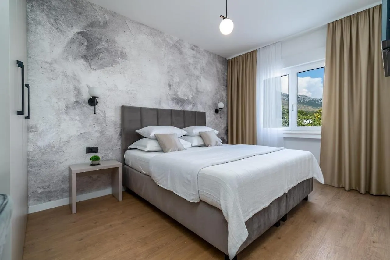 Villa Marisa With 51Sqm Pool, 5 Bedrooms, Gym Kastela 0*,  Croatia