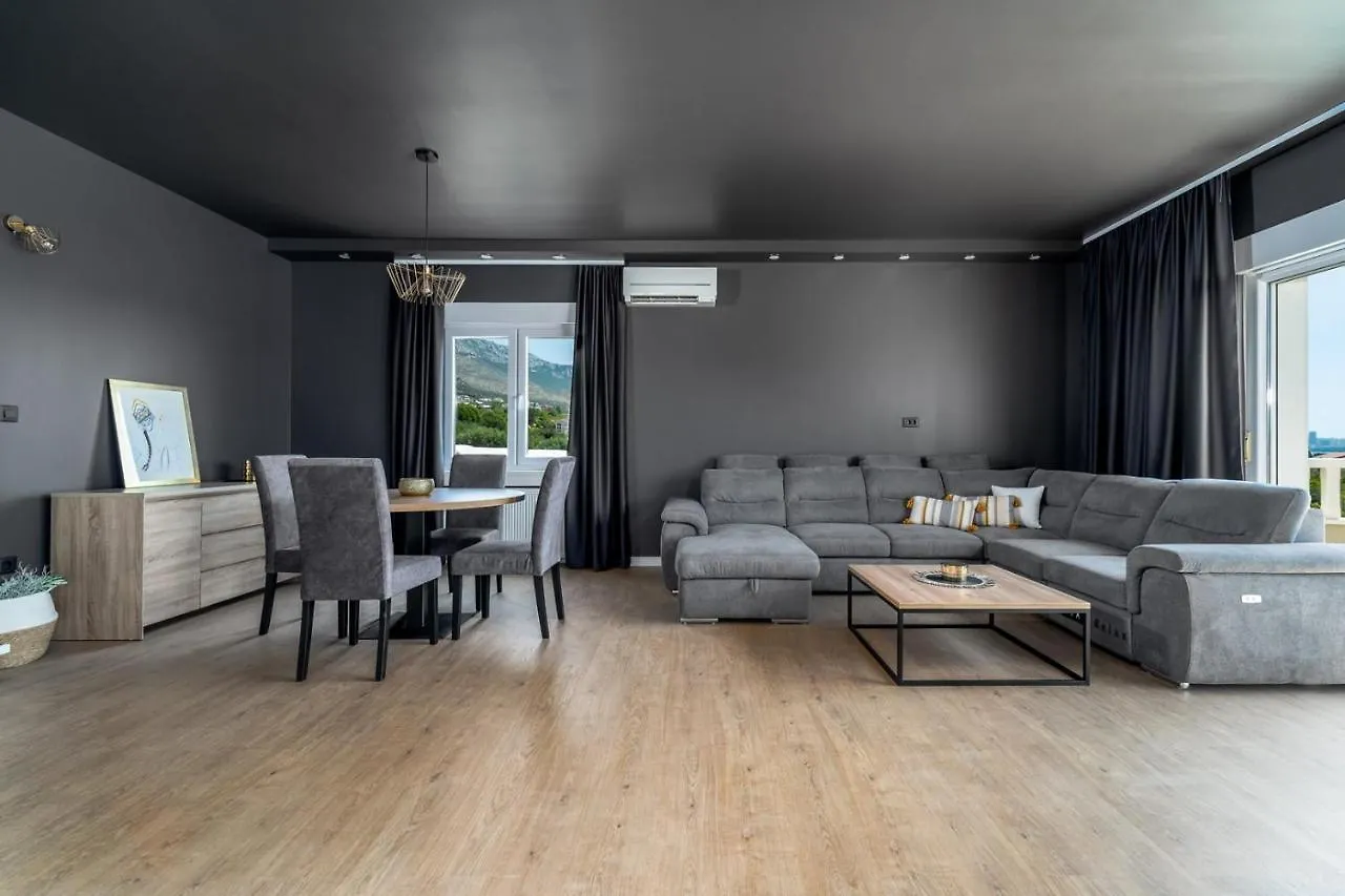 Villa Marisa With 51Sqm Pool, 5 Bedrooms, Gym Kastela 0*,