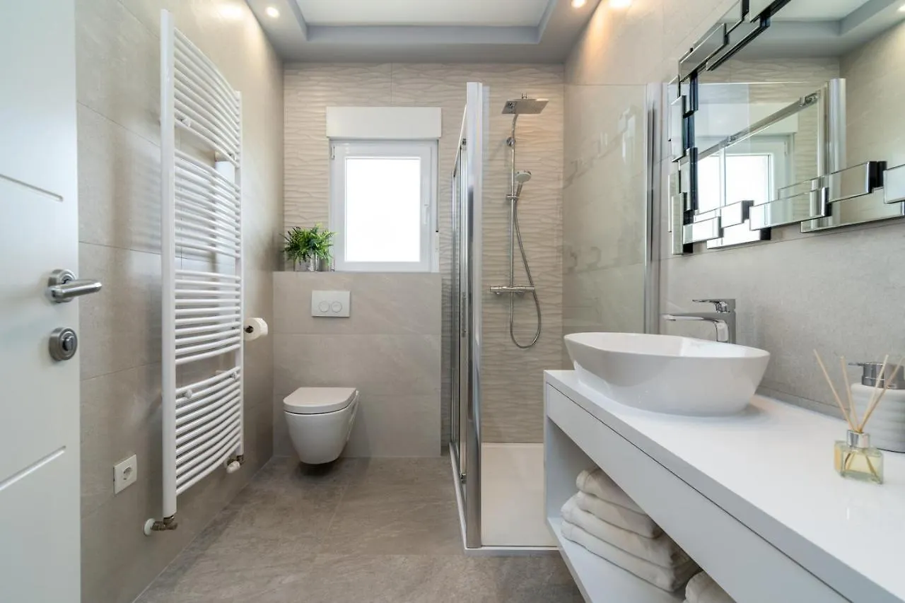 Villa Marisa With 51Sqm Pool, 5 Bedrooms, Gym Kastela 0*,